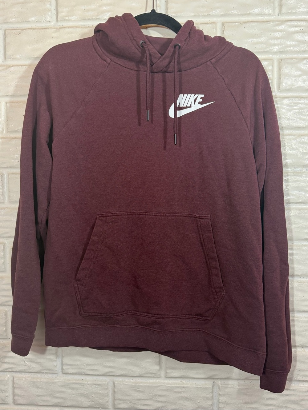 Nike Burgundy Maroon Pullover Hoodie Men’s Medium Swoosh
